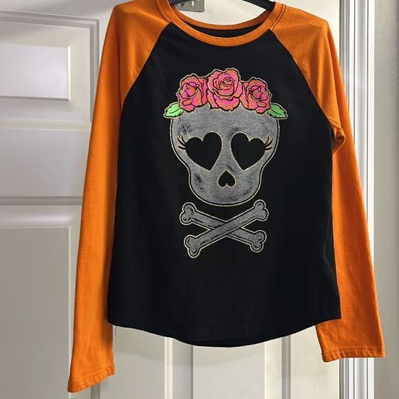 Celebrate Halloween Glitter Skull w/ Cross Bones and Roses Baseball Shirt- 7/8 - Picture 5 of 16